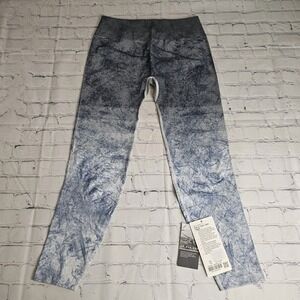 NEW Lululemon Womens Size 12 Ebb To Train Tight Multicolor Leggings Cropped